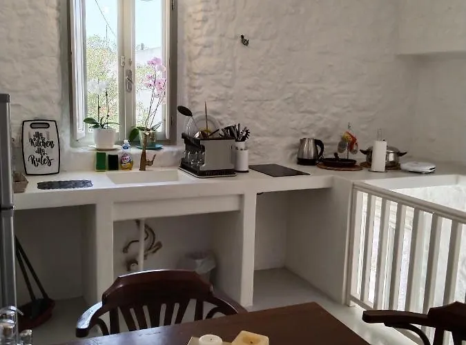 Oniropagida Nisyros #2 View * Nikiá